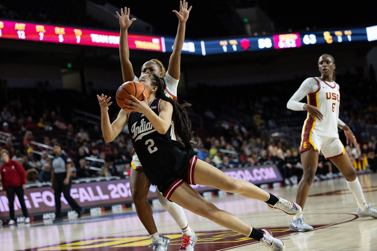 USC guard Londynn Jones (3) defends during a Big Ten college basketball game against the Hoosiers, Thursday February 12, 2026  in Los Angeles.