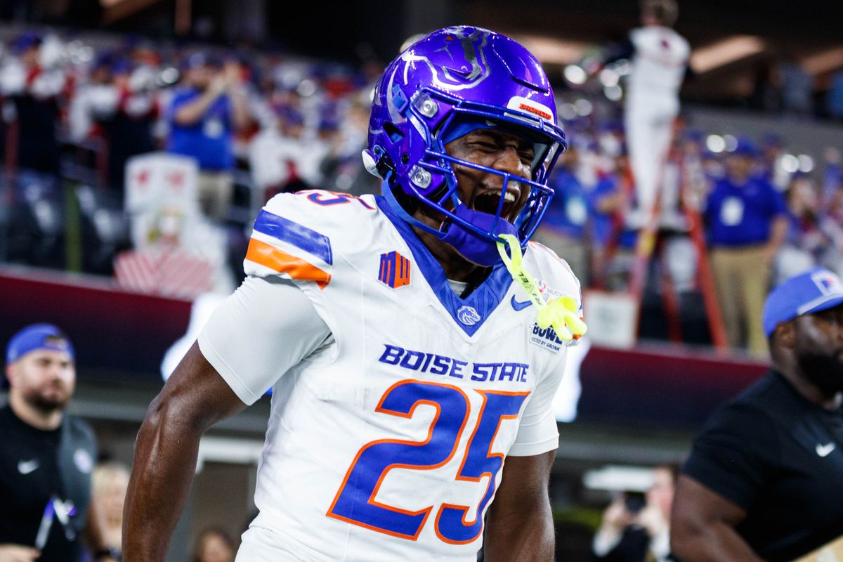 Boise State Broncos wide receiver Quinton Brown (25) yells during the LA Bowl against the Washington Huskies on December 13, 2025 in Los Angeles, California.