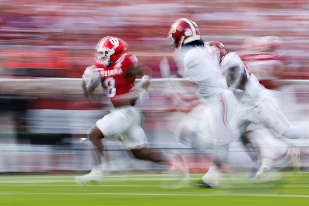 Kaelon Black #8 of the Indiana Hoosiers touchdown run during the game against the Alabama Crimson Tide at Rose Bowl on January 1, 2026 in Pasadena, California. 