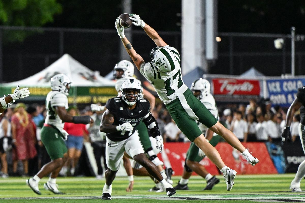 Portland State Vikings wide receiver Zachary Dodson-Greene (17) catches a pass during an NCAA football game against the University of Hawai'i Rainbow Warriors, Saturday, September 13, 2025, in Honolulu, Hawai'i.