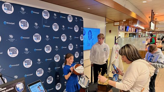Wooden Award takes center stage at Madison Square Garden during Champions Classic taken at Madison Square Garden  (Wooden Award)