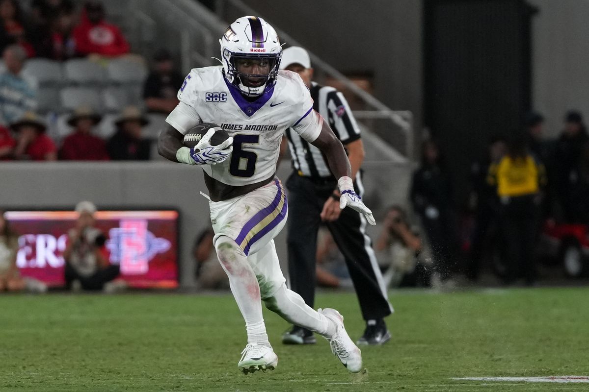 James Madison University running back George Pettaway (6) runs up the field during an NCAA football game against San Diego State University, Saturday September 19, 2026 in San Diego, California.