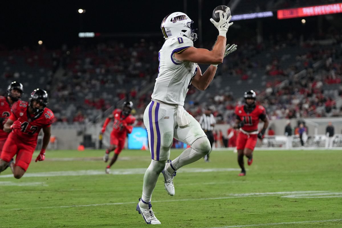 James Madison University tight end Cole Keller (0) catches the ball for a touchdown during an NCAA football game against San Diego State University, Saturday September 19, 2026 in San Diego, California.