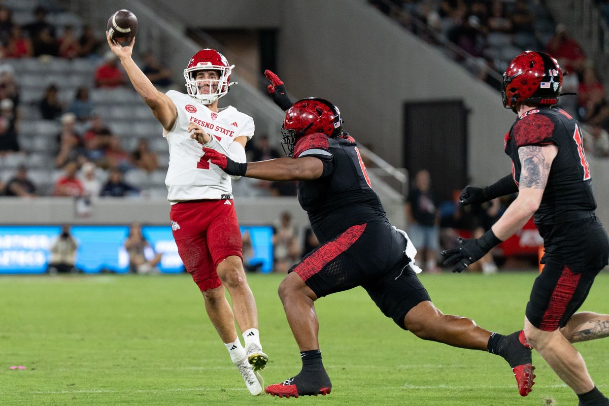 Fresno State quarterback Jayden Mandal (7) throws the ball away during a PAC-12 football game against San Diego State University, Saturday October 17, 2026 in San Diego, California. Fresno State quarterback Jayden Mandal (7) throws the ball away during a PAC-12 football game against San Diego State University, Saturday October 17, 2026 in San Diego, California.
