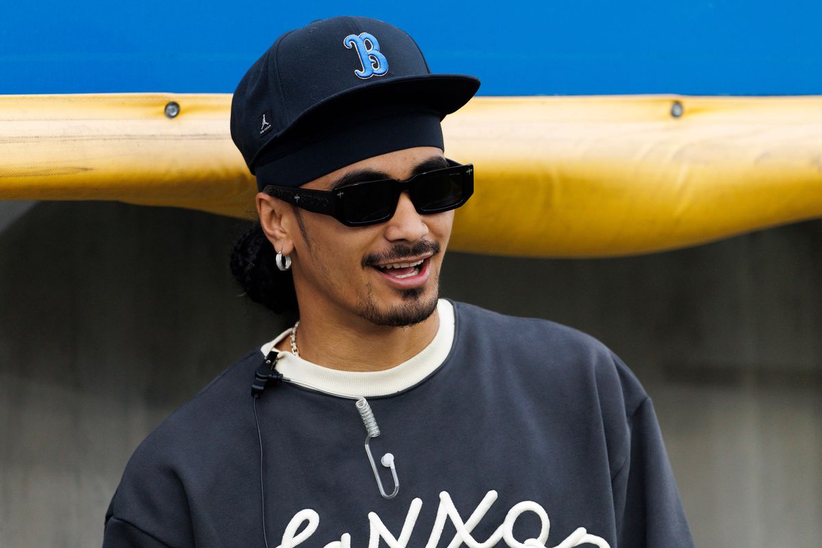  Nico Iamaleava on the sideline during the UCLA Football Spring Showcase at Rose Bowl Stadium on May 3, 2025 in Pasadena, California. 