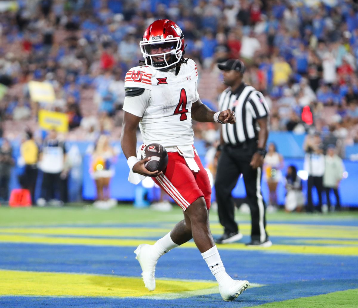#4 Devon Dampier of the Utah Utes scores a touchdown during an NCAA football game against the UCLA Bruins, August 30, 2025 in Pasadena, CA. #4 Devon Dampier of the Utah Utes scores a touchdown during an NCAA football game against the UCLA Bruins, August 30, 2025 in Pasadena, CA.