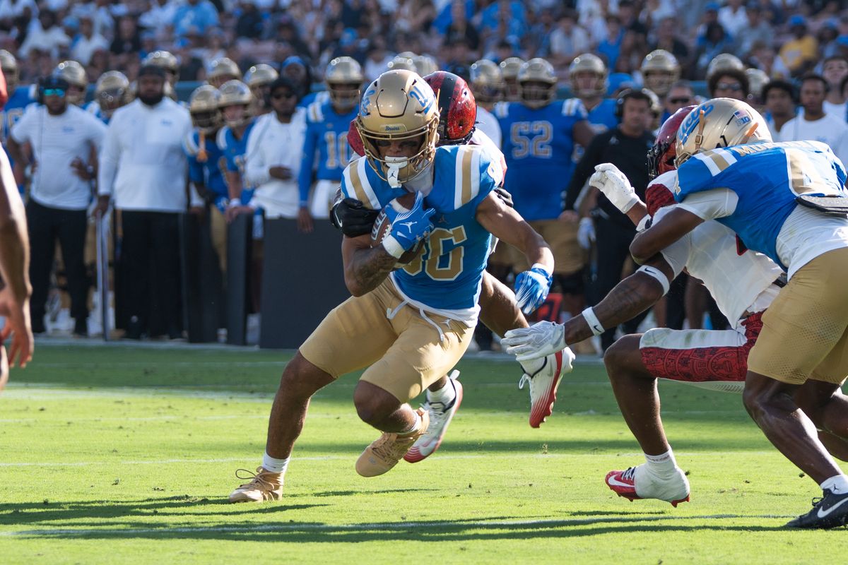 UCLA Bruins TE Brayden Loftin (85) catches a pass and turns up field during a game against San Diego State Aztecs at Rose Bowl Stadium on September 12, 2026 in Pasadena, California. 