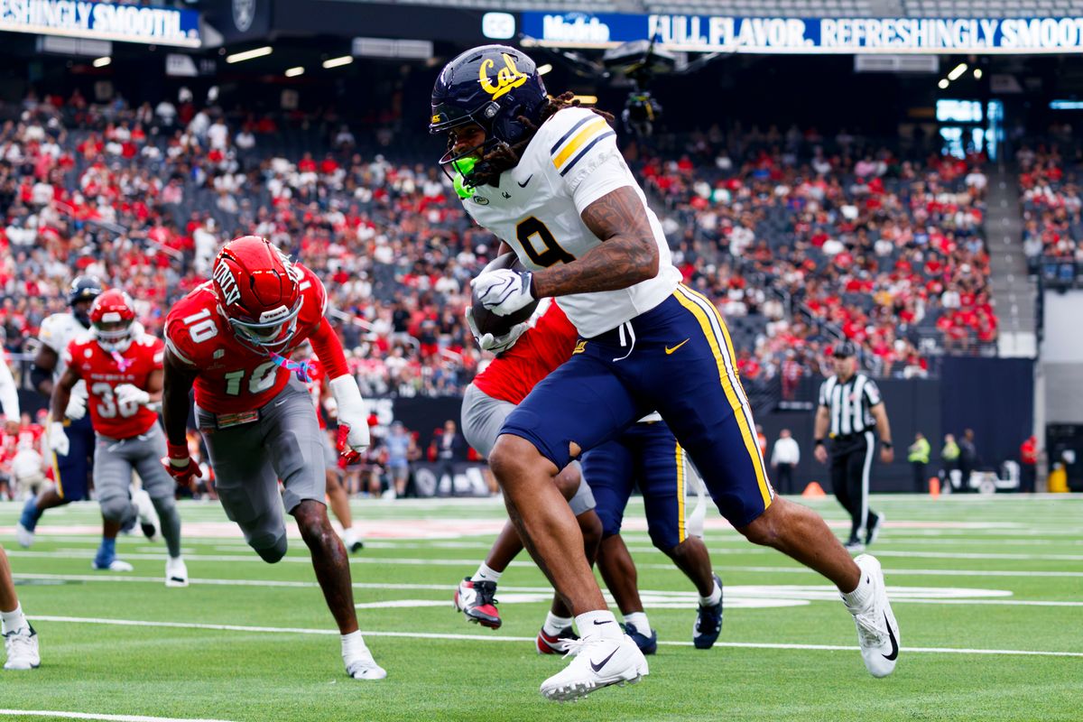 California Golden Bears wide reciever Ian Strong (9) catches a pass from California Golden Bears quarterback Jaron-Keawe Sagapolutele (3) during the second quarter of a game on Saturday, October 3, 2026, at Allegiant Stadium. California Golden Bears wide reciever Ian Strong (9) catches a pass from California Golden Bears quarterback Jaron-Keawe Sagapolutele (3) during the second quarter of a game on Saturday, October 3, 2026, at Allegiant Stadium.