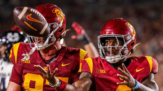  Woody Marks (4) scores a touchdown against Utah Tech on Saturday Sept. 7, 2024 in Los Angeles Coliseum (Bruno De Witt Zanotto - The Sporting Tribune) 