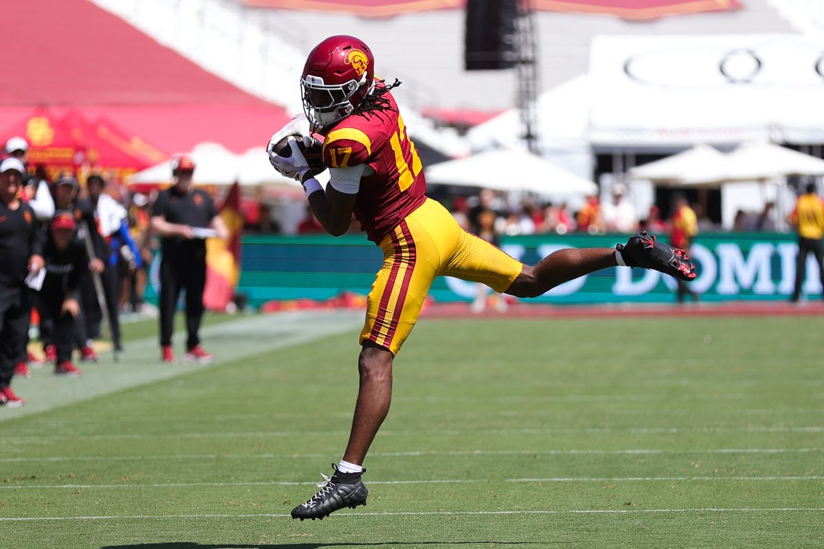 USC Trojan WR Kayden Dixon-Wyatt (17) catches a pass during an NCAA football game agains the San Jose State Spartans on August 29, 2026 in Los Angeles, CA. USC Trojan WR Kayden Dixon-Wyatt (17) catches a pass during an NCAA football game agains the San Jose State Spartans on August 29, 2026 in Los Angeles, CA.