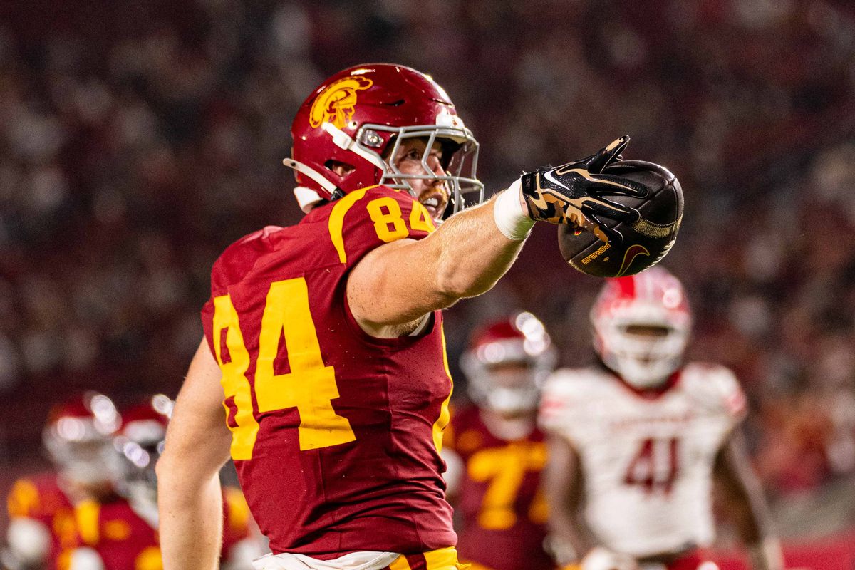 USC tight end Tucker Ashcraft (84) celebrates a touchdown during an NCAA Football game against the Louisiana Ragin Cajuns on September 12th, 2026 at The Los Angeles Memorial Coliseum in Los Angeles, California. USC tight end Tucker Ashcraft (84) celebrates a touchdown during an NCAA Football game against the Louisiana Ragin Cajuns on September 12th, 2026 at The Los Angeles Memorial Coliseum in Los Angeles, California.
