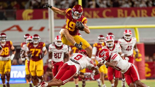 TST Images: USC defeats Lousiana, 49-30, in Los Angeles taken at LA Memorial Colliseum (TST images). Photo by John Panganiban-The Sporting Tribune