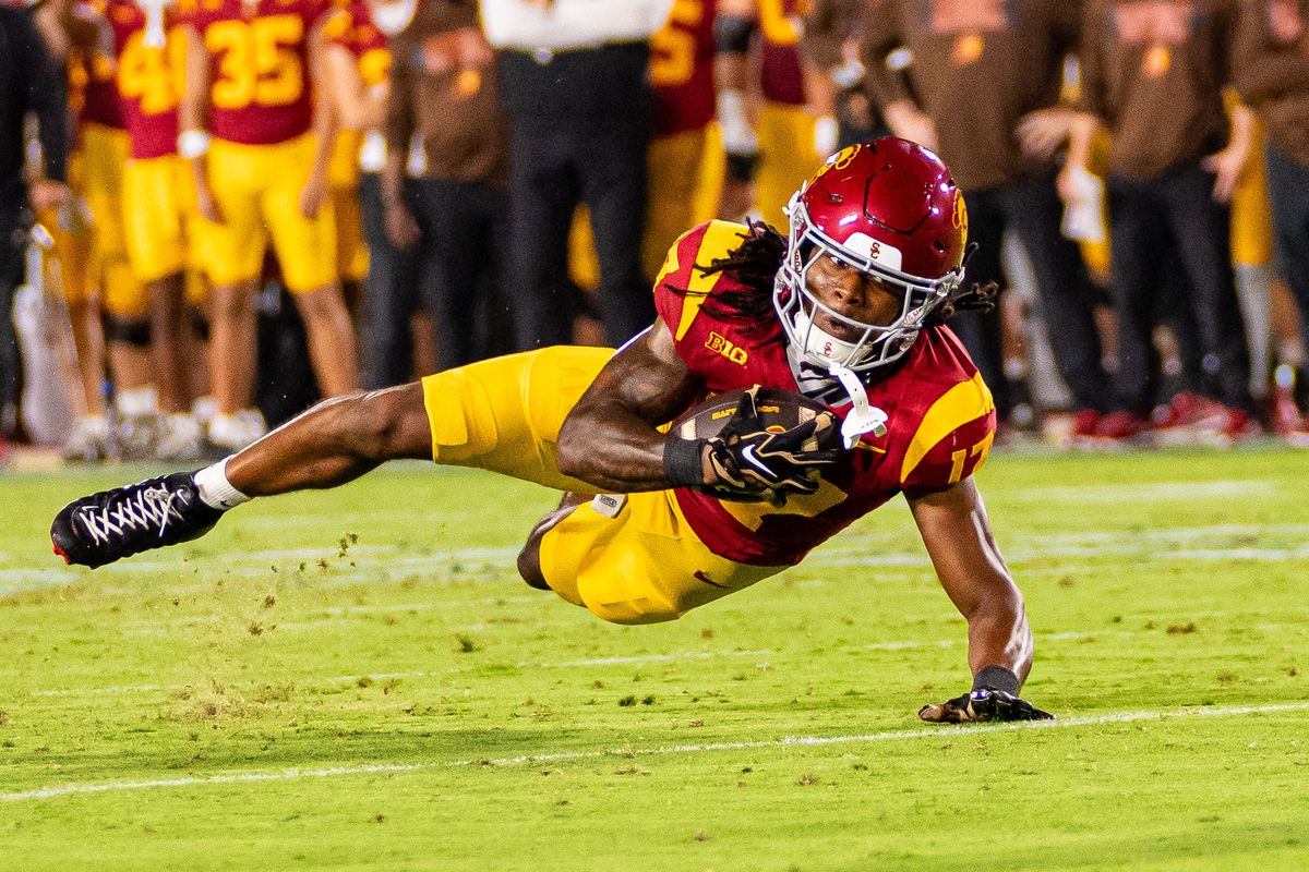 USC wide receiver Kayden Dixon-Wyatt (17) completes a catch during an NCAA Football game against the Louisiana Ragin Cajuns on September 12th, 2026 at The Los Angeles Memorial Coliseum in Los Angeles, California. USC wide receiver Kayden Dixon-Wyatt (17) completes a catch during an NCAA Football game against the Louisiana Ragin Cajuns on September 12th, 2026 at The Los Angeles Memorial Coliseum in Los Angeles, California.