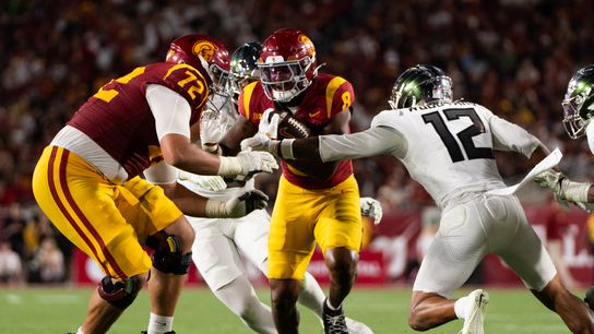TST Images: Oregon beats USC, 41-27, at LA Memorial Coliseum taken at LA Memorial Coliseum (usc trojans football). Photo by Robert Talamantes - The Sporting Tribune