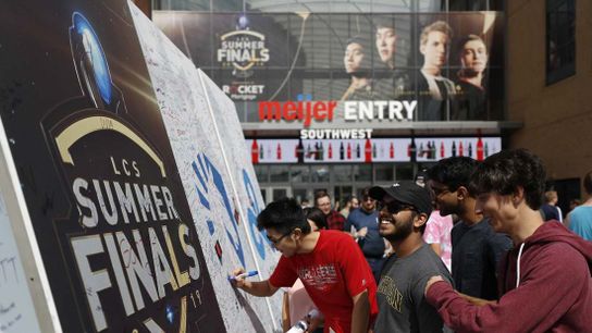 Evil Geniuses move into first place in LCS Summer Split (Esports)