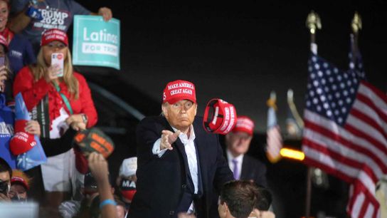 Donald Trump, son to provide boxing commentary Saturday (Combat)