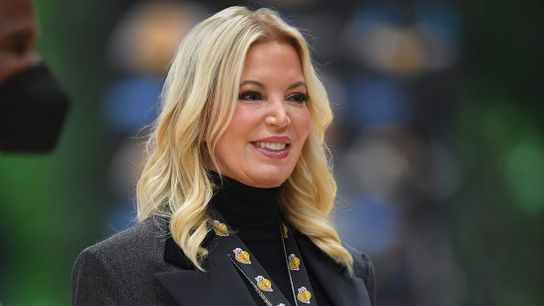 Jeanie Buss wants LeBron James to retire with Lakers (NBA)