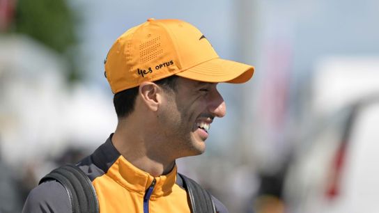 Daniel Ricciardo's team 'talking to pretty much everyone' (Auto Racing)