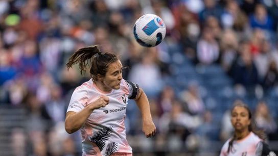OL Reign re-sign M Nikki Stanton for 2023 (News)