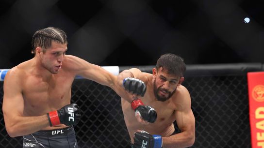 Injury to opponent gives victory to featherweight Yair Rodriguez (Combat)