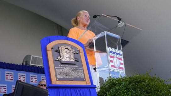 Joan Hodges, widow of Gil, dies at 95 (MLB)