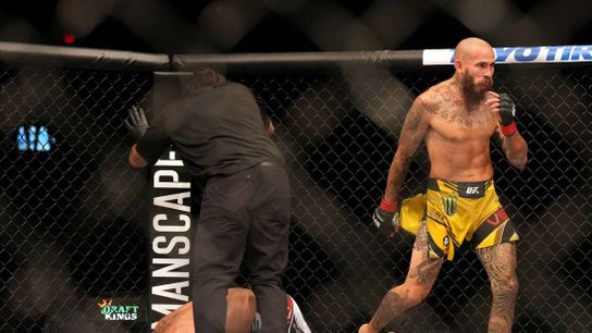 Marlon Vera knocks out Dominick Cruz in UFC bantamweight bout (Combat)