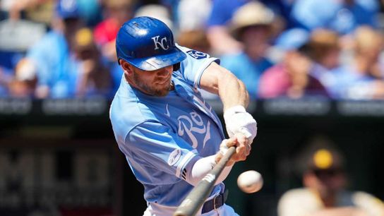 Royals avoid sweep by shellacking Padres (MLB)