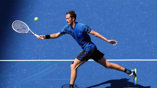 No. 4 Stefanos Tsitsipas falls in U.S. Open opener (Tennis)