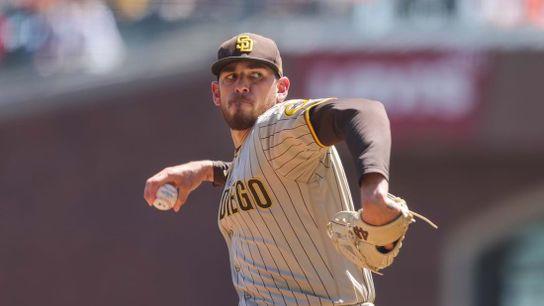 Padres ward off comeback to edge Giants (MLB)