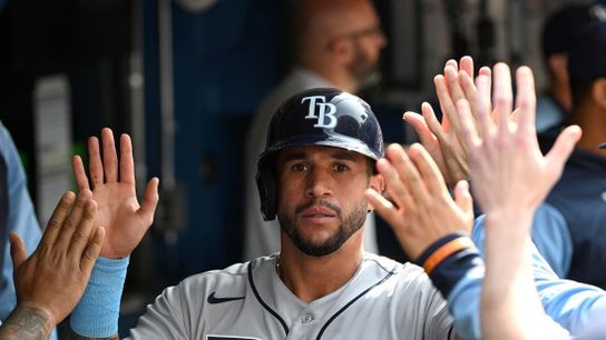 Reports: Dodgers sign OF David Peralta, RHP Alex Reyes (MLB)