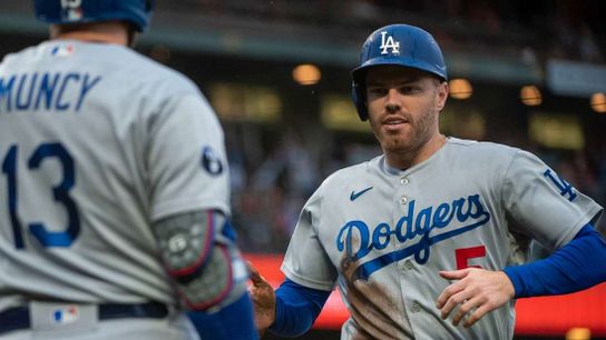 Dodgers edge Giants in 10th to sweep series (MLB)