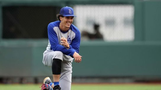 Dodgers' roster hopeful Miguel Vargas fractures finger (MLB)