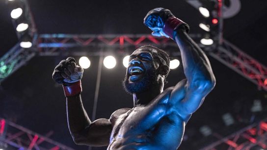 Aljamain Sterling retains bantamweight title in split decision (Combat)