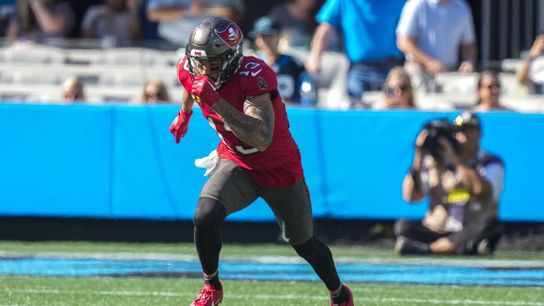 Reports: NFL investigating autograph-seeking refs (NFL)