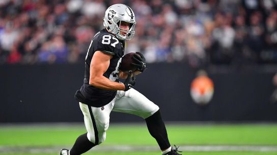 TE Foster Moreau reveals cancer battle upcoming (News)