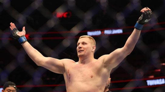 Sergei Pavlovich TKOs Curtis Blaydes at Fight Night (Combat)