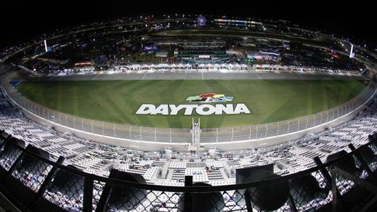 Tucker Minter wins eNASCAR debut in season opener (Esports)