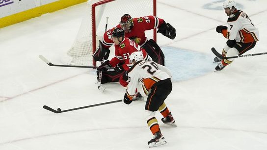 Frank Vatrano helps Ducks end skid vs. Blackhawks in OT (NHL)