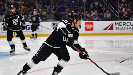 Kings double-up Ducks despite losing goalie (NHL)