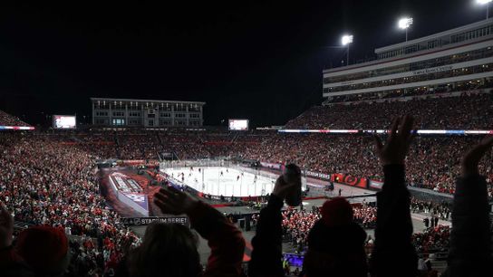 NHL roundup: Canes rout Caps in Stadium Series (NHL)