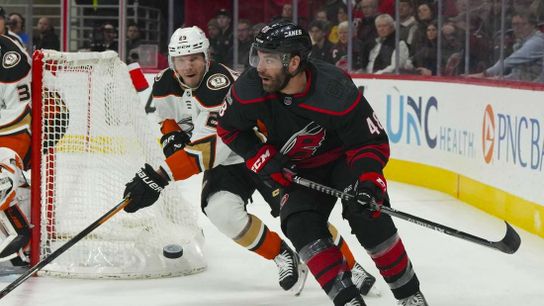John Gibson's 51 saves carry Ducks past Hurricanes (NHL)
