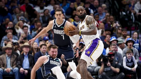 Lakers rally from 27 down to dispatch Mavericks (NBA)