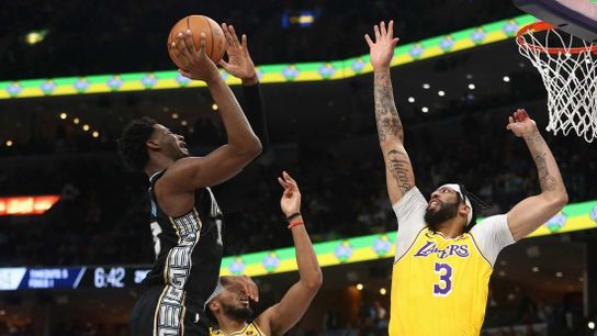 Ja Morant's triple-double lifts Grizzlies over short-handed Lakers (NBA)