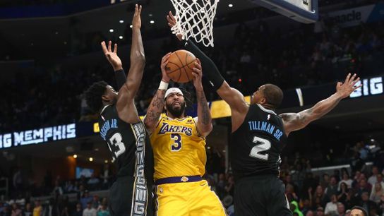 Lakers' Anthony Davis (foot) ruled out vs. Thunder (NBA)
