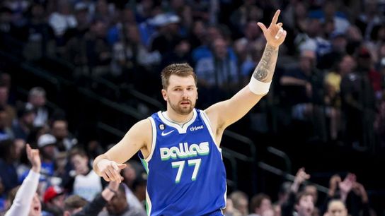 NBA roundup: Luka Doncic, Kyrie Irving hit 40 points in Mavs' win (NBA)