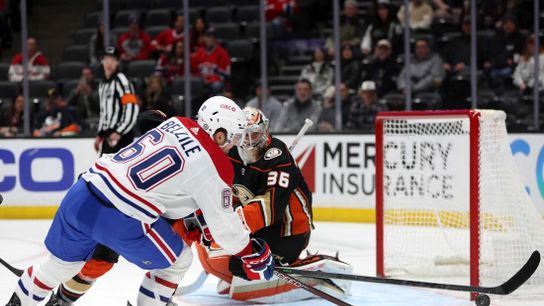 Mason McTavish's tiebreaking goal helps Ducks down Canadiens (NHL)