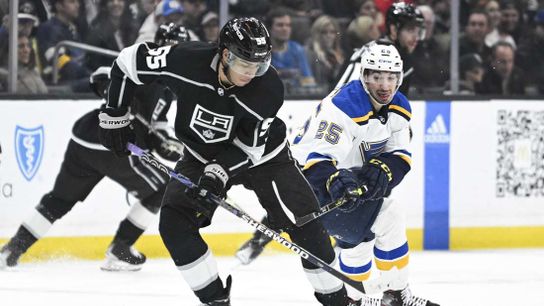 Late goals lift Kings over Blues, 4-2 (NHL)