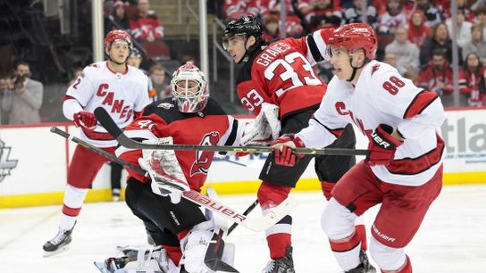 NHL roundup: Devils tie Hurricanes atop division after 3-0 win (NHL)
