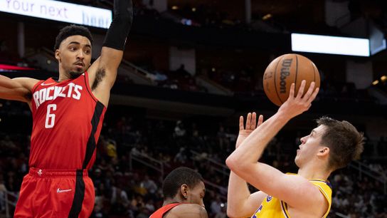 Lakers try for .500 again as they play Houston Rockets (NBA)