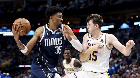 Lakers begin another home stand as they take on Mavs (NBA)